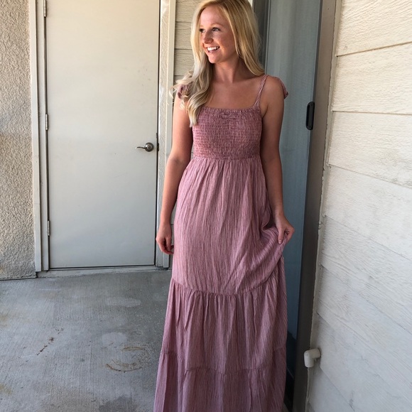 Dresses & Skirts - Mint Julep Boutique Mauve maxi dress size Small